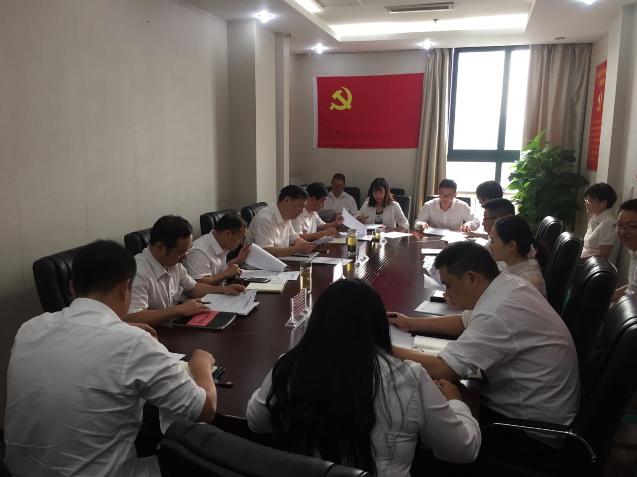 省农担公司召开“支部主题党日”党员大会支部书记讲授专题党课