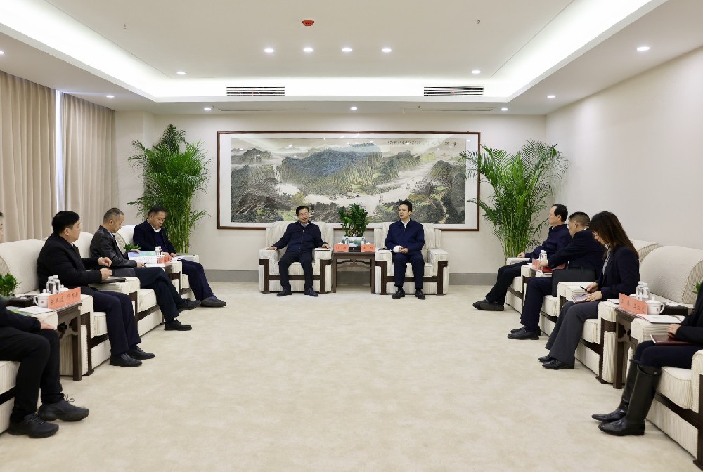 中国铁建华中区域总部总经理刘振一行到访省农担公司座谈交流