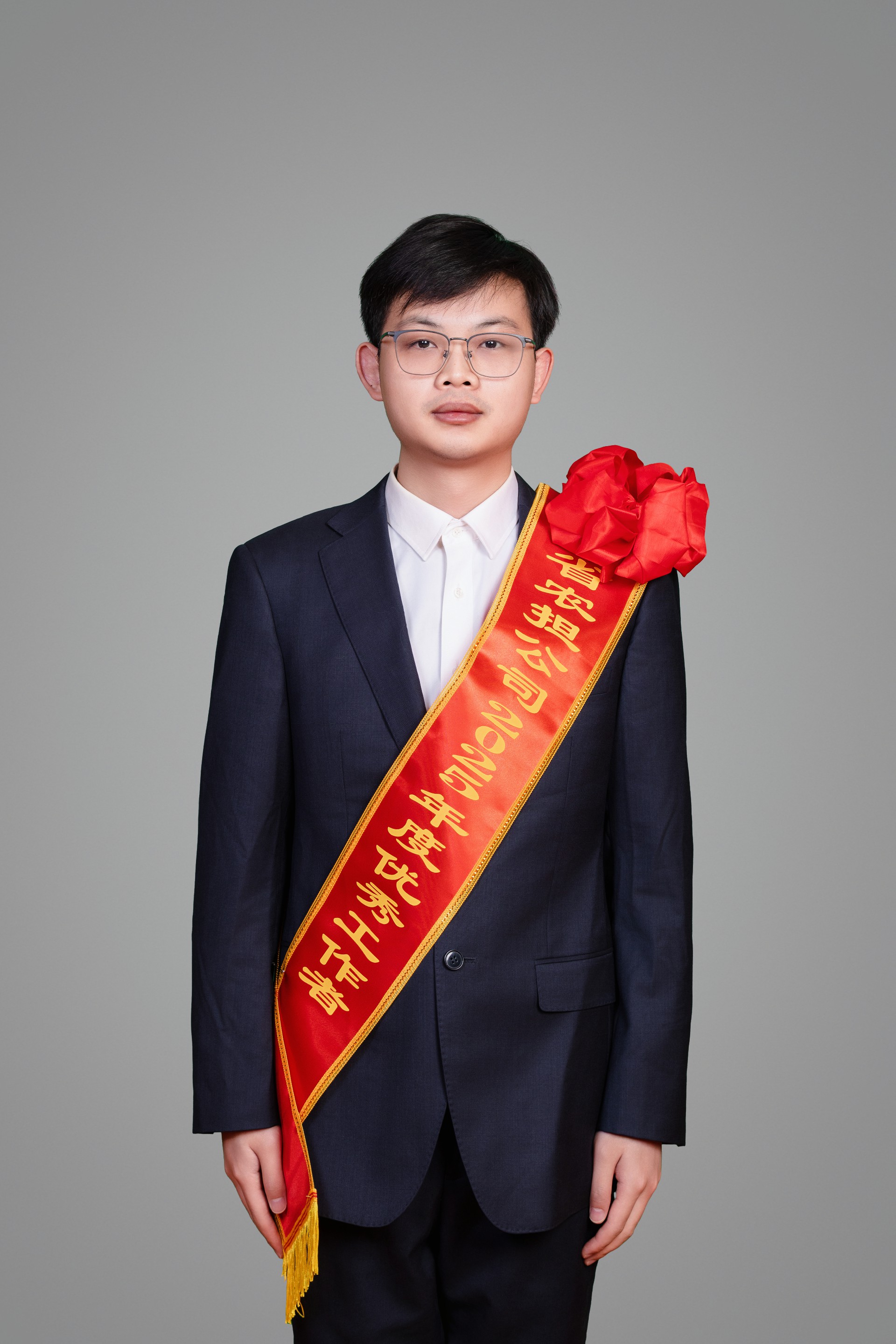 王佳伟.jpg
