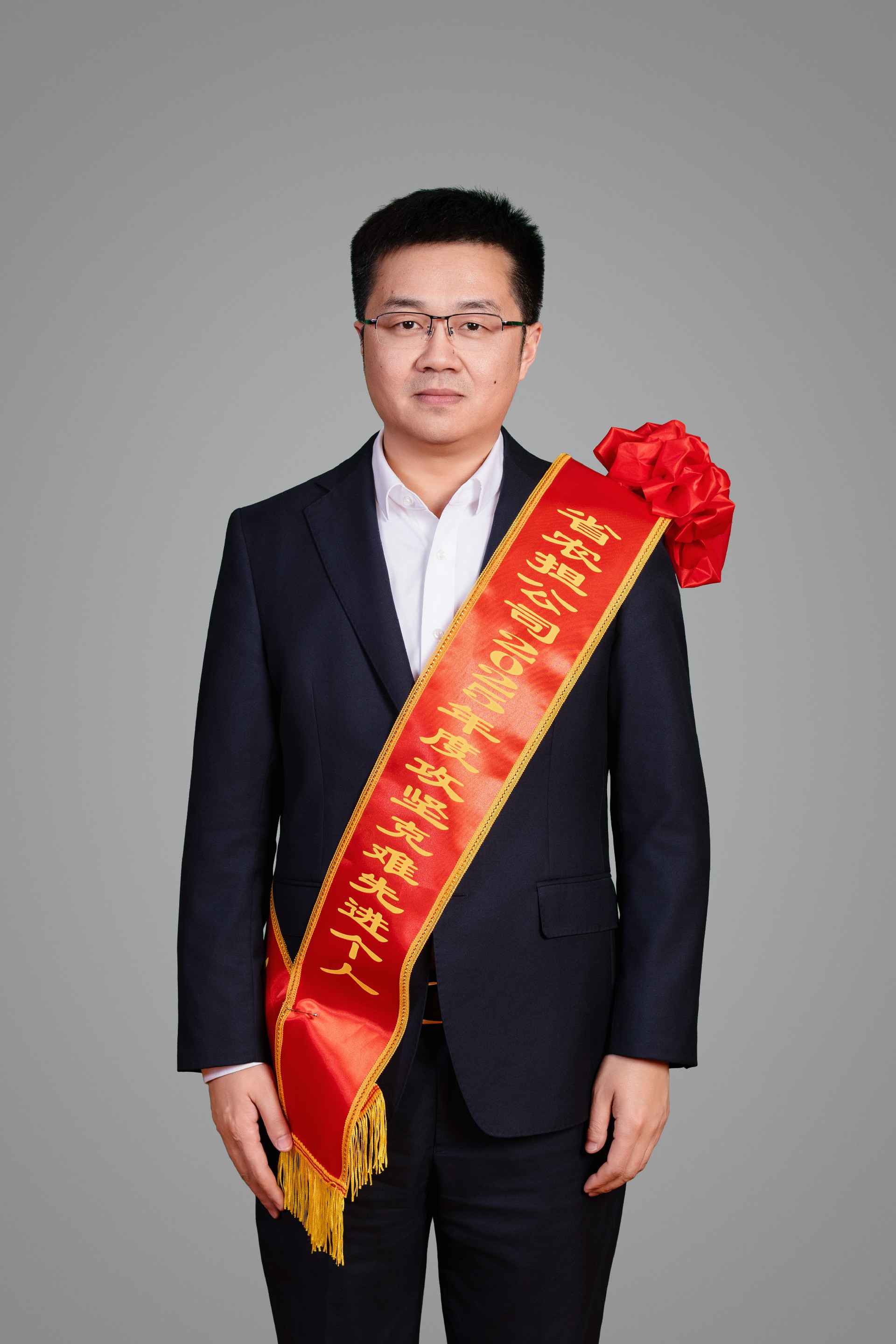 黄伟.jpg