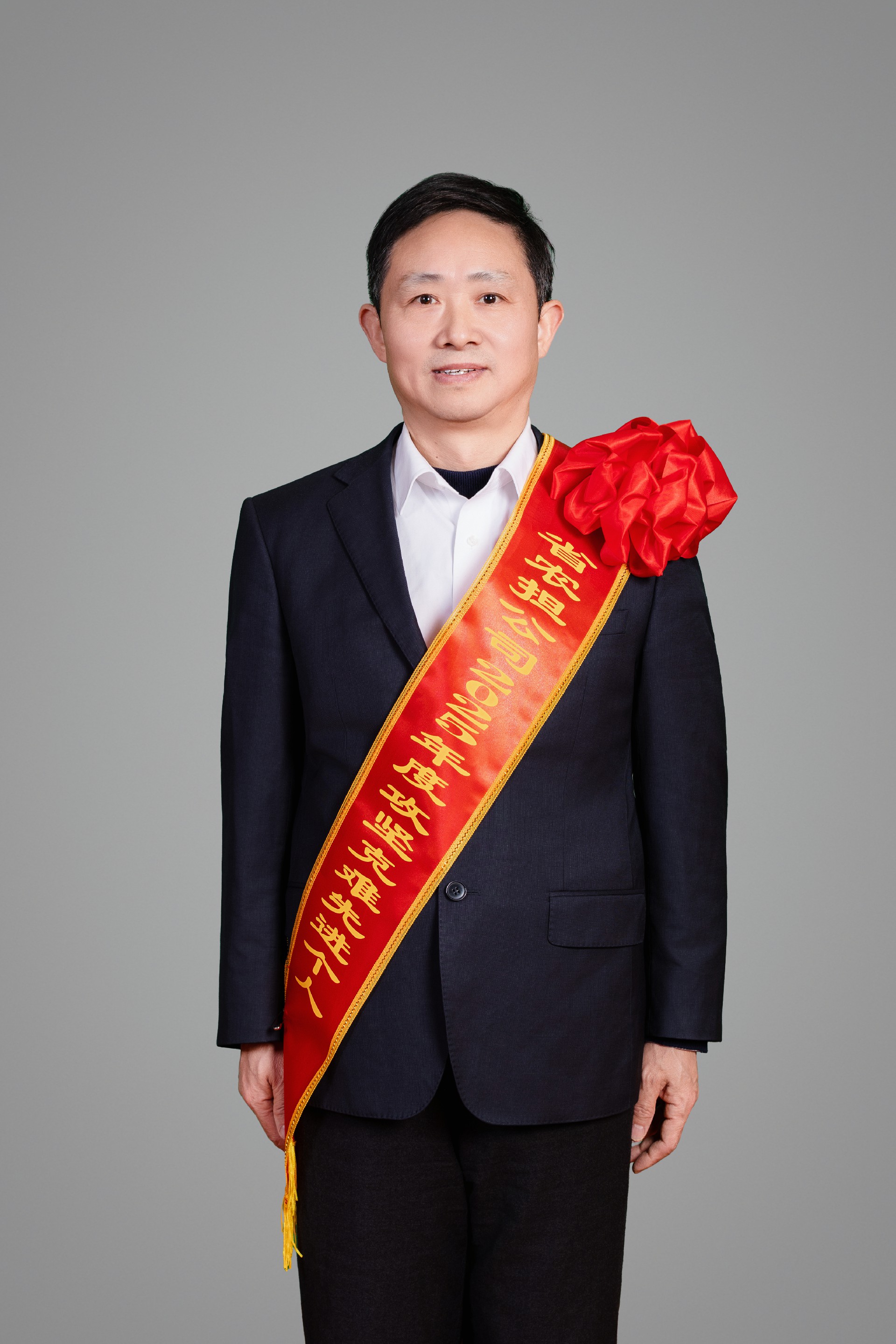 罗玉.jpg