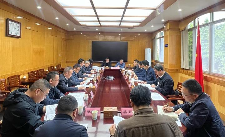省农担公司党委副书记、总经理隆刚带队赴恩施州、宣恩县推进深化政银担合作